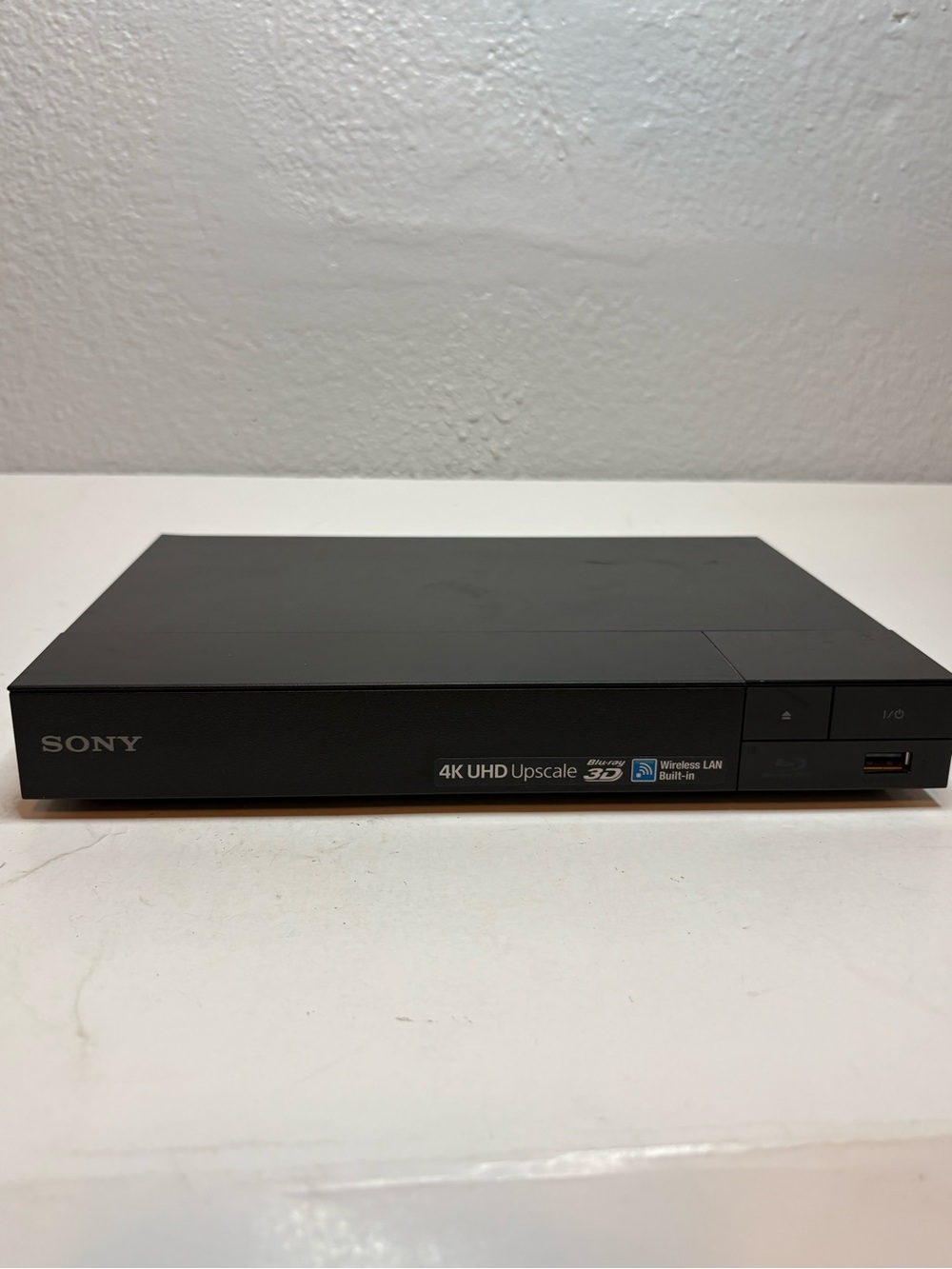 Sony 4K UHD Blu-ray Player in Black no remote no cord tested works